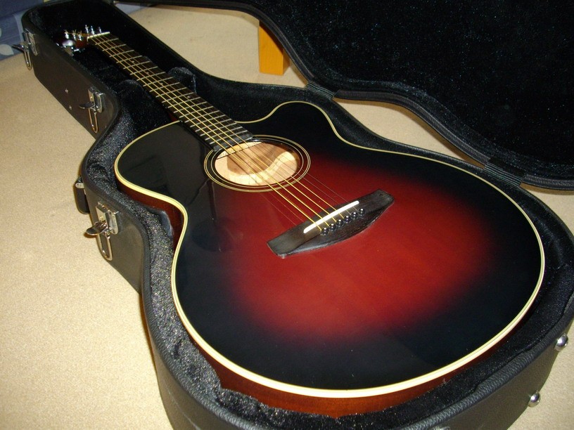 Yamaha CPX5, Bühnenakustikgitarre aus dem letzten Jahrtausend ;-)