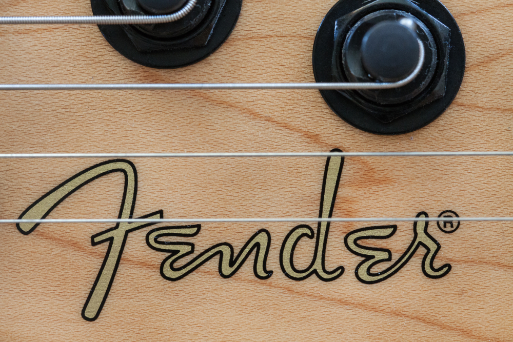 fender_tele_fender_decal.jpg