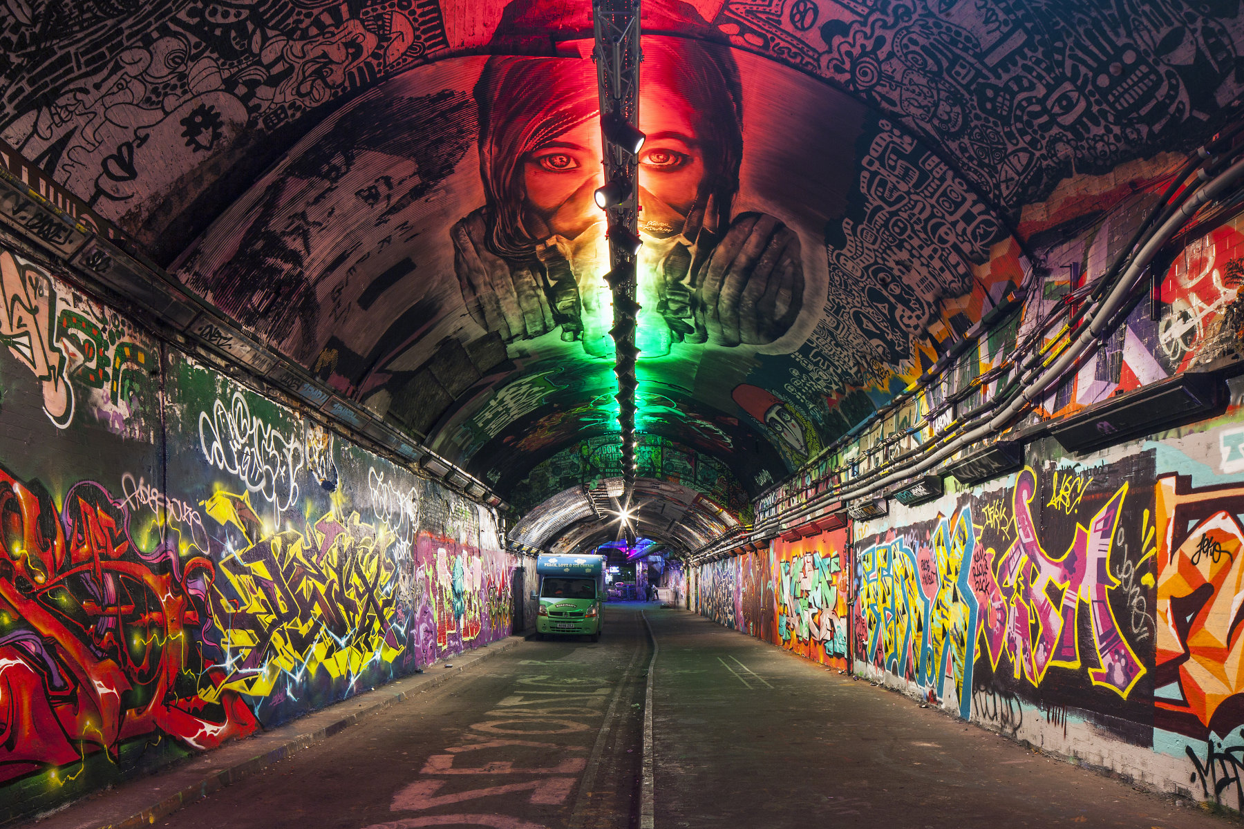 london-graffiti-tunnel.jpg
