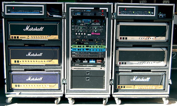 live-gear-velvet-revolver-03-amps.jpg