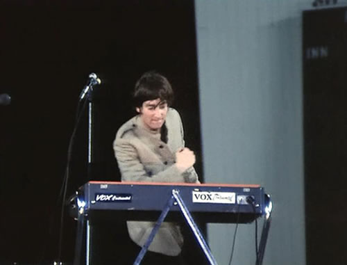 John-Lennon-Vox-Continental-Shea-Stadium.jpg