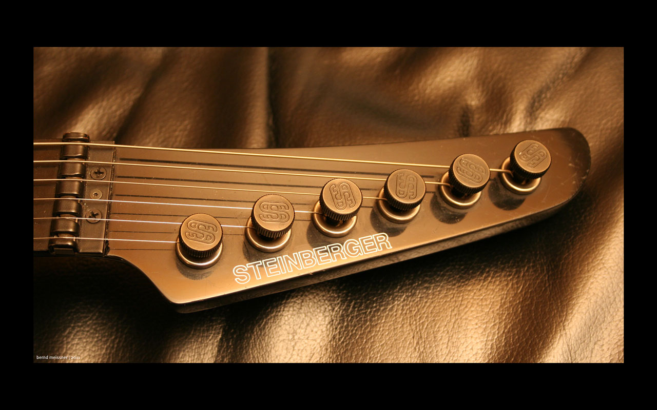 bm_Steinberger_GS_headstock_small.jpg