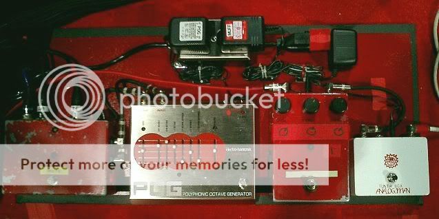 JackWhitepedalsbyDrums.jpg
