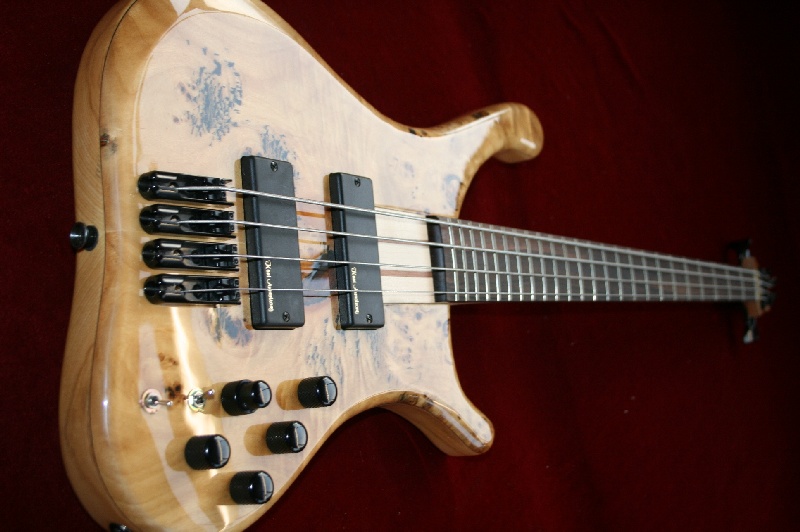 HK_newbass4_001.jpg
