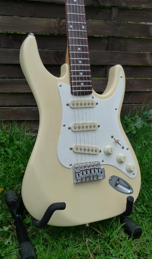 _wsb_528x899_Hohner_SL_body2.jpg