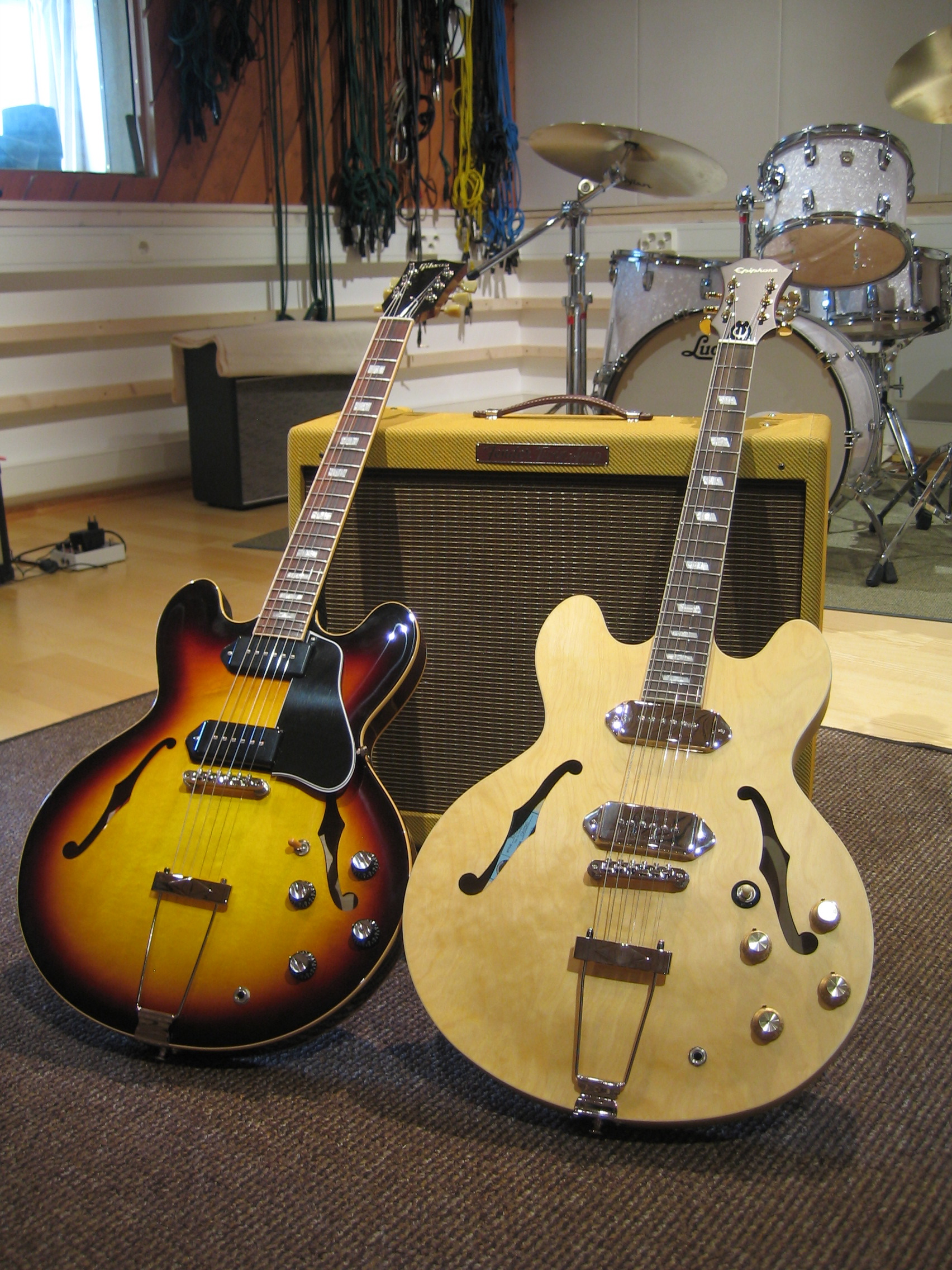 es-330l-inspired-by-jl-casino.jpg