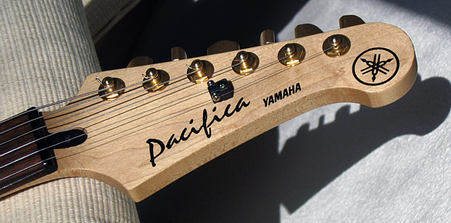 yamaha_pacifica_812wx-06.jpg