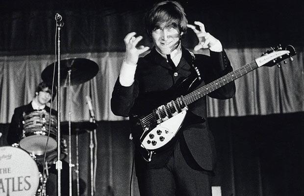John-Lennon-1964-the-beatles-7756210-620-400.jpg