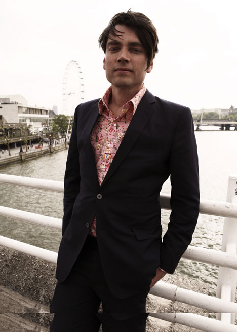 Jamesblur_468x655.jpg