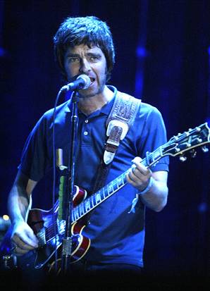 050821_noel_gallagher_vmed_widec.jpg