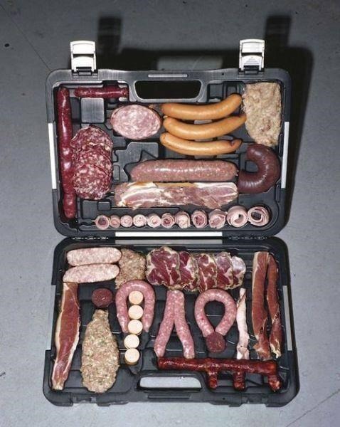 Wurst-Koffer-von-Frank-Rosin.jpg