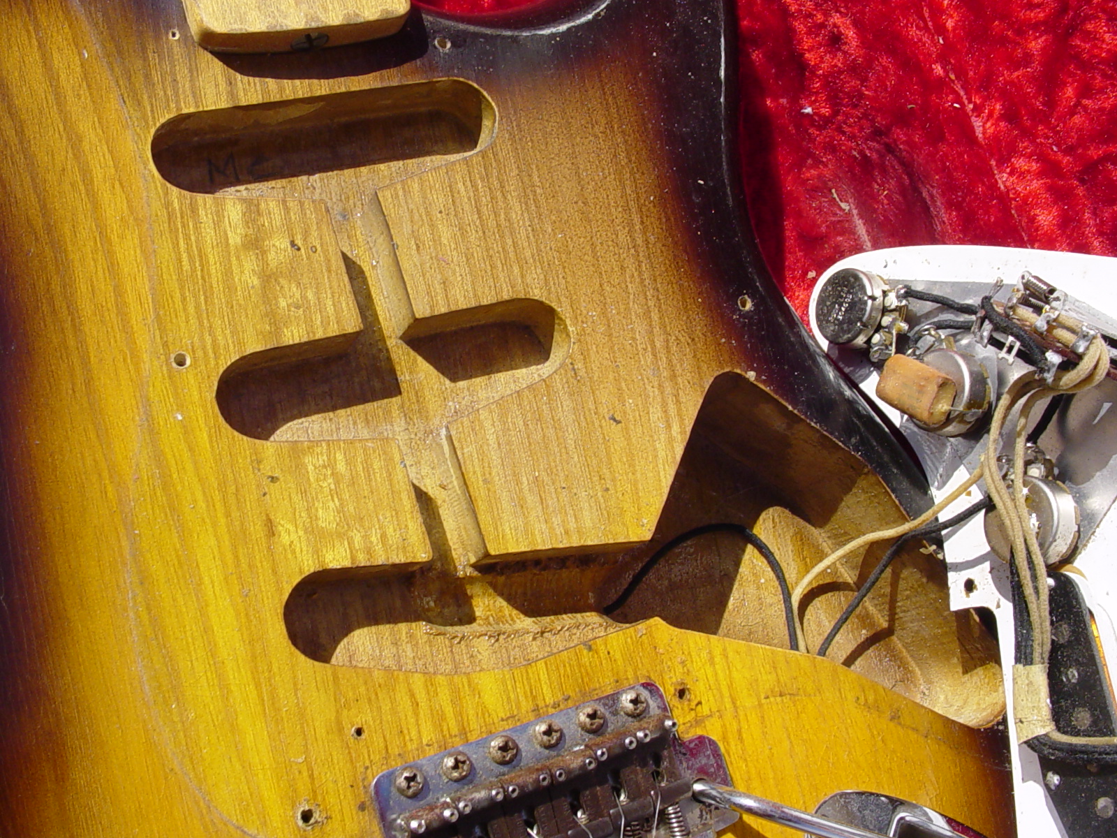 Stratocaster_Body_Cavity.jpg