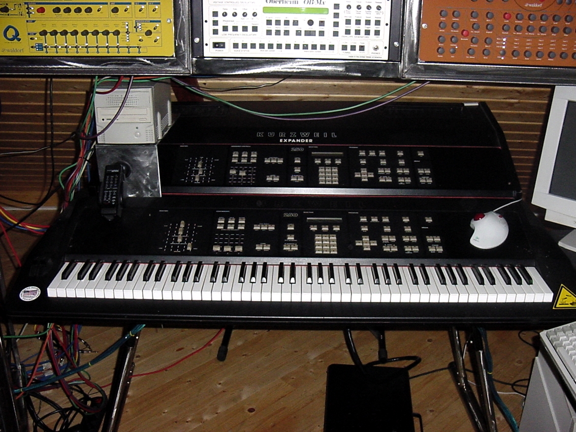 Kurzweil-K-250-1.jpg