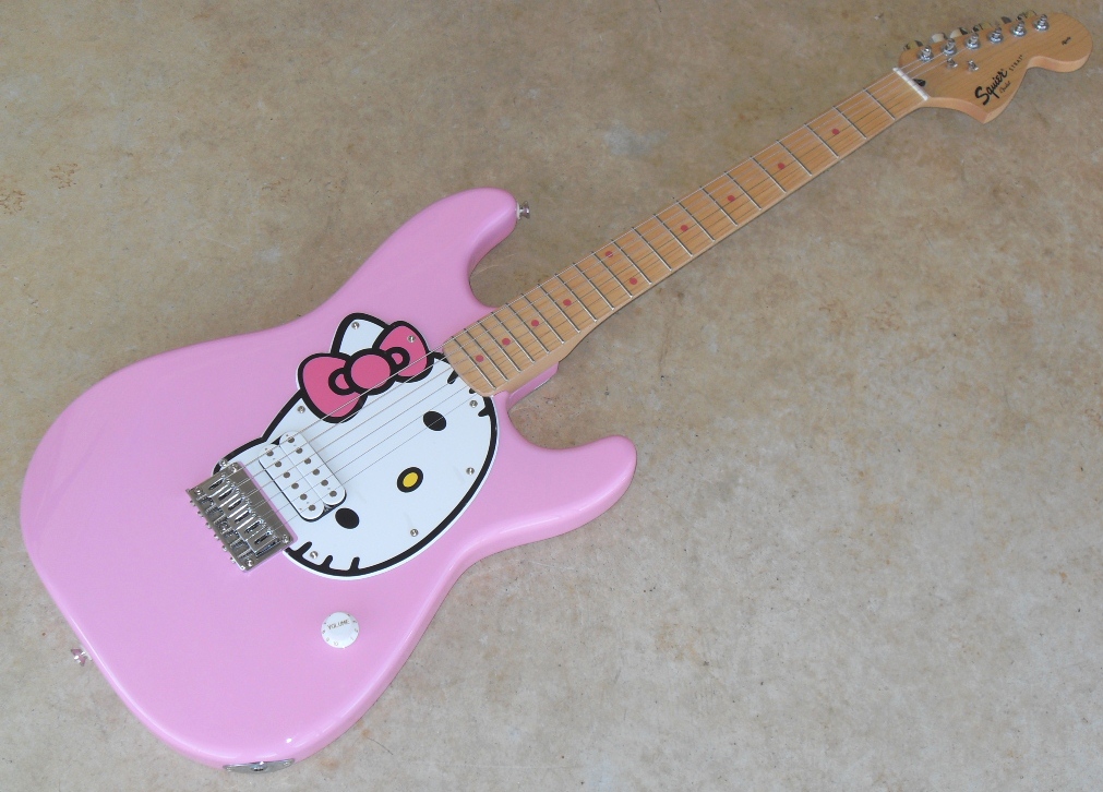squier-hello-kitty-strat-624102.jpg