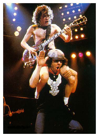 angus_young_brian_johnson_02.jpg
