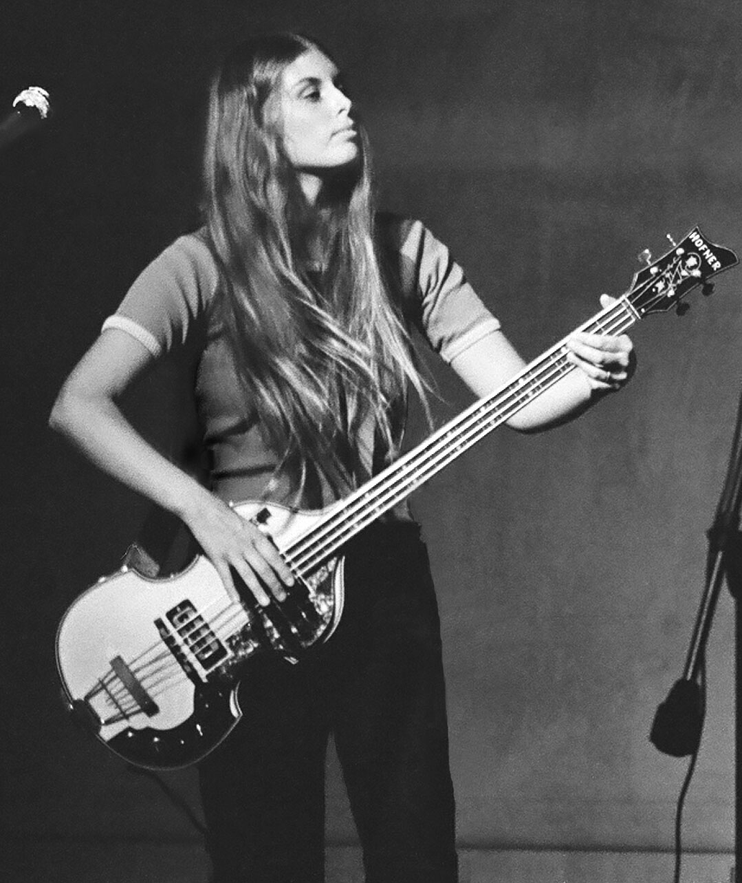 Wendy_penney_on_1969_hofner_bass.jpg