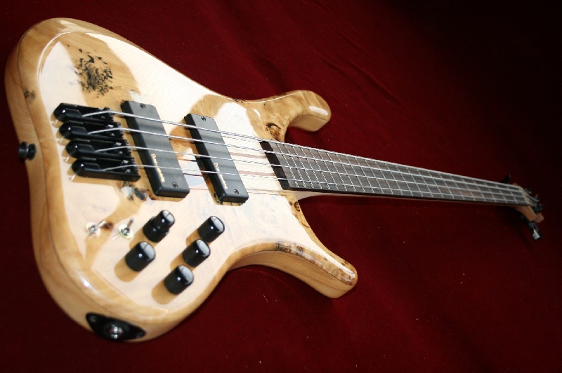 HK_newbass4_002.jpg
