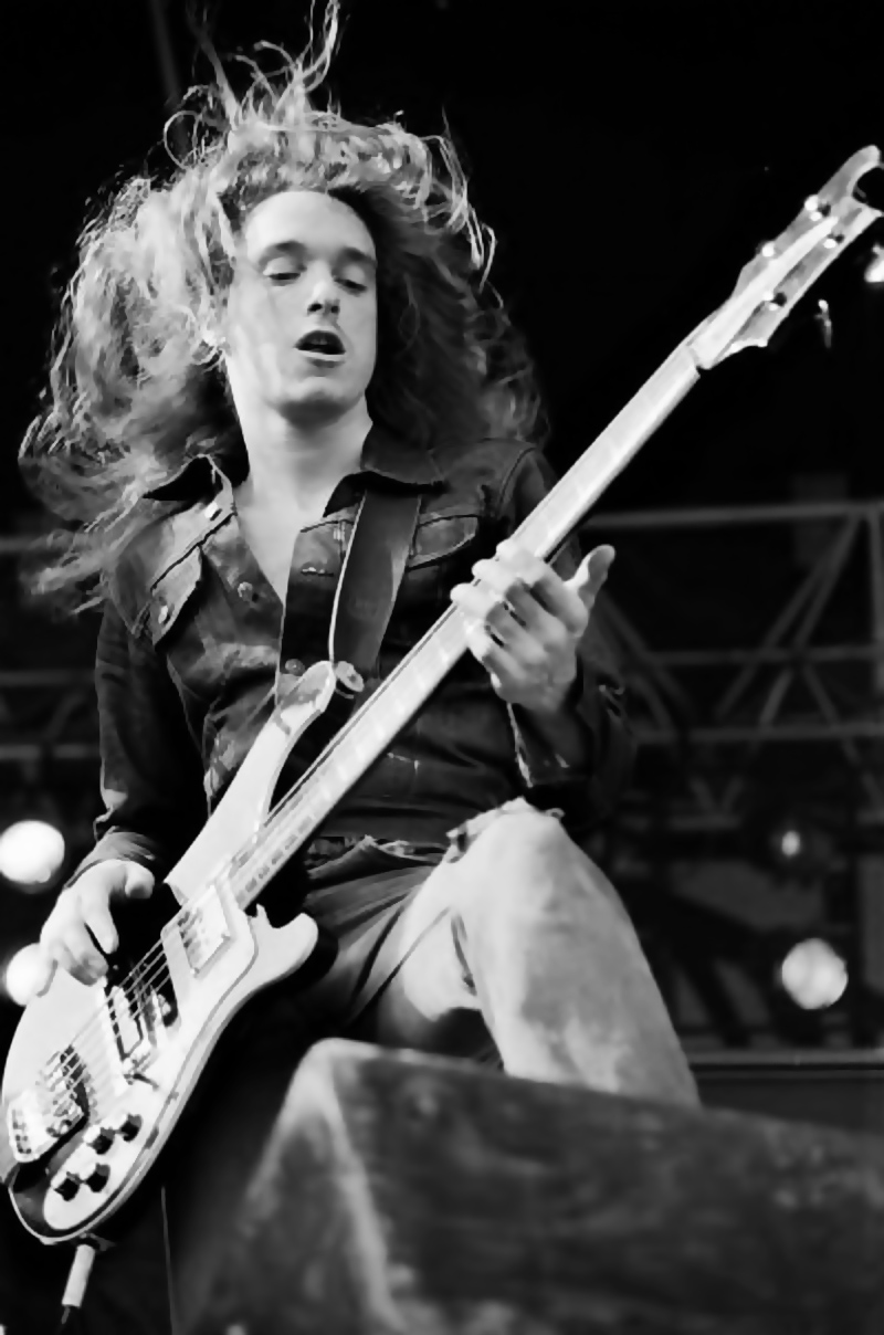 Cliff-Burton-Metallica.jpg