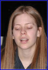 avril_lavigne_no_makeup_04.jpg