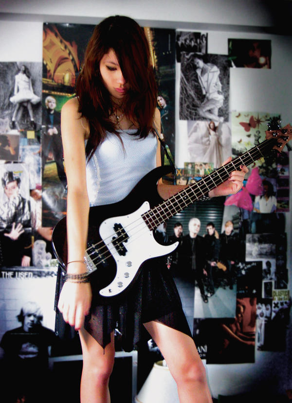 Bass_by_harmonious_madness.jpg