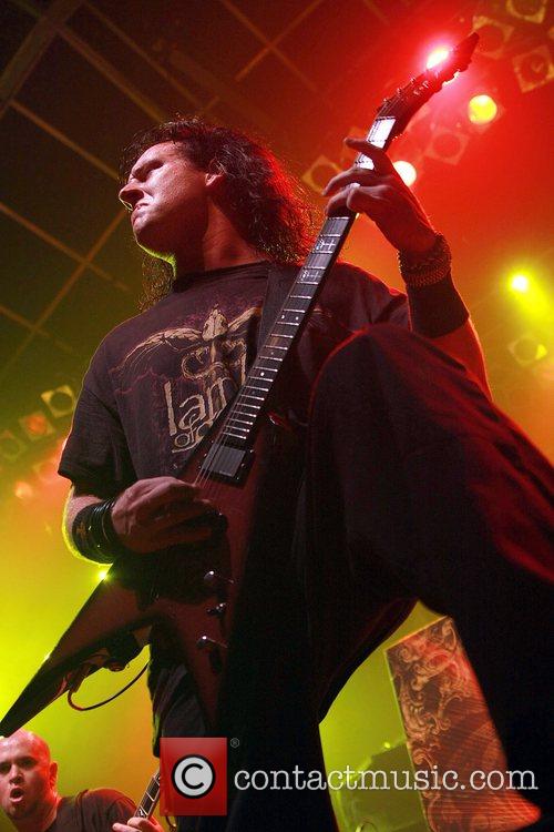 devildriver_perform_live_1666159.jpg