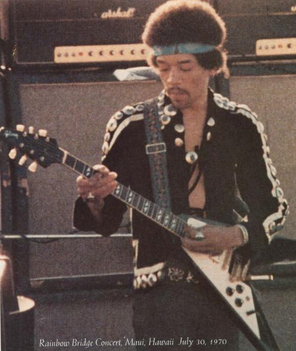Hendrix%20Maui%201970%20clapton%20strap.jpg