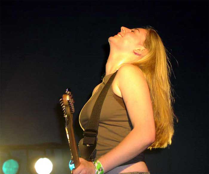 joanne-shaw-taylor6.jpg