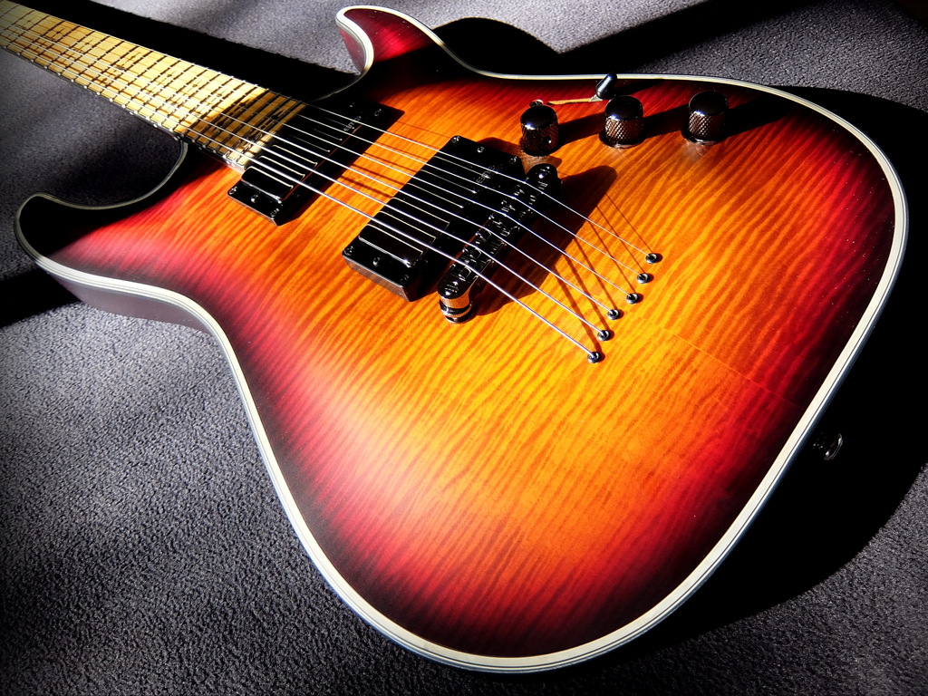 schecterhremsunburst78kss9.jpg