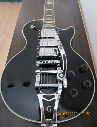 LesPaulCustomBlackBeauty3Pickups2003_gibson112233_02.JPG