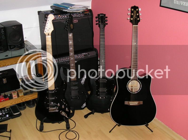 guitars001.jpg