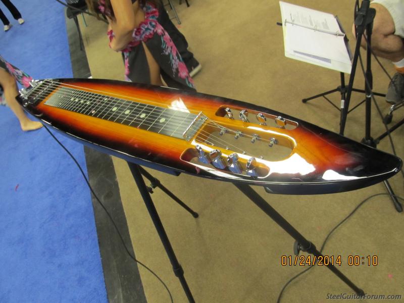 571_SURFBOARD_STEEL_GUITAR_1.jpg