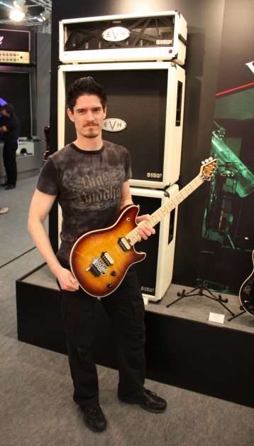 evh%20stand.jpg