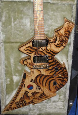 tiger_guitar.jpg