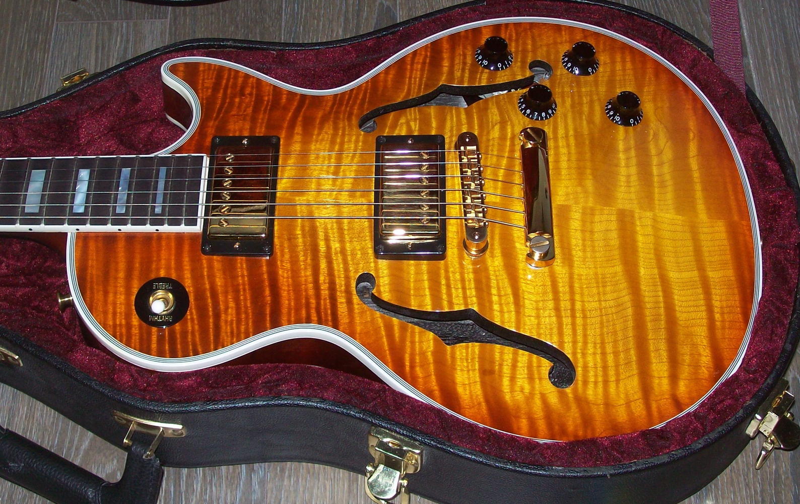 gibson-les-paul-florentine-165934.jpg