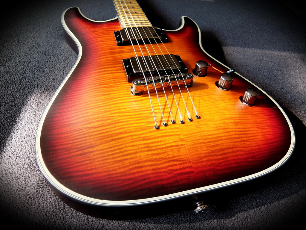 schecterhremsunburst11hkwu.jpg