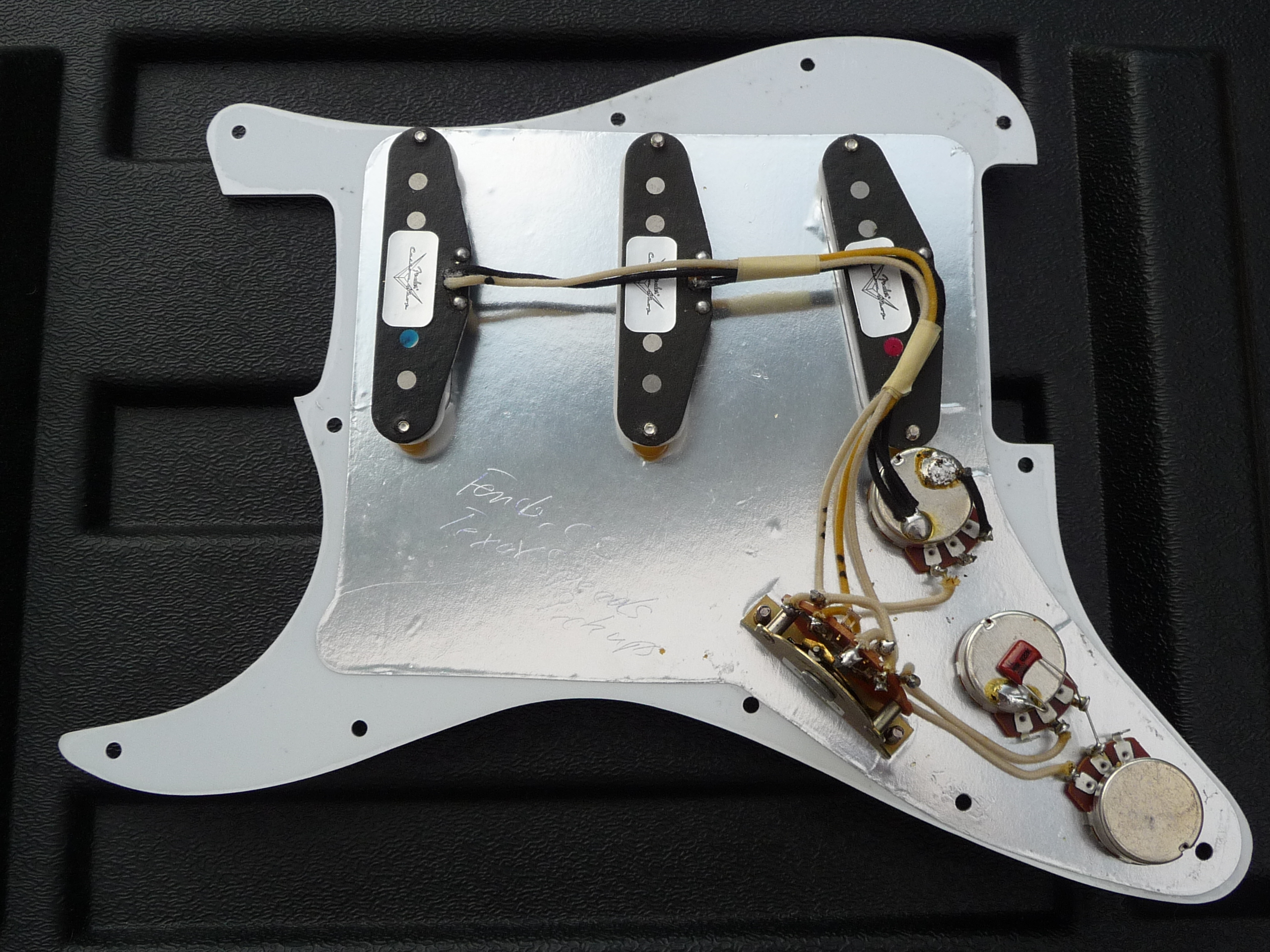 fender-texas-special-strat-pickups-8874.jpg