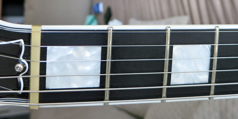 Gibson%20Midtown%20Frets_01.jpg