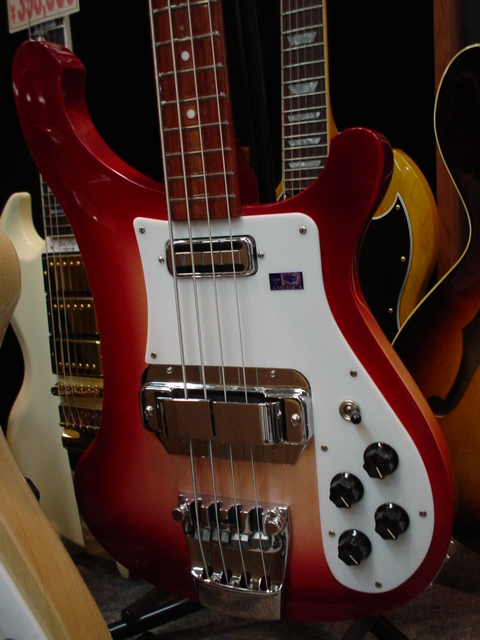 Rickenbacker_4001S.jpg