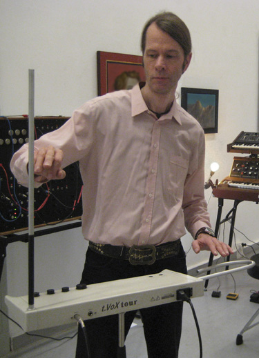 tVoX-tour_atelierTheremin.jpg