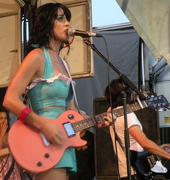 567px-Katy_Perry.jpg