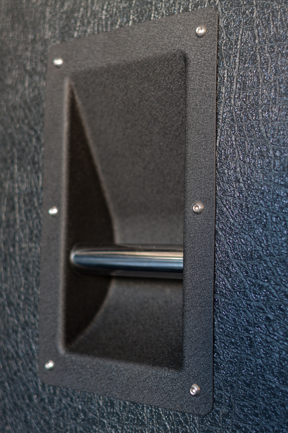 marshall_1960b_metalhandles.jpg