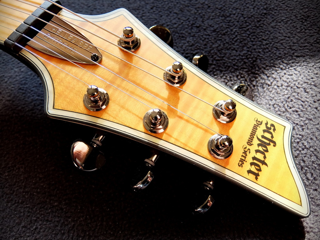 schecterhremsunburst817jlx.jpg