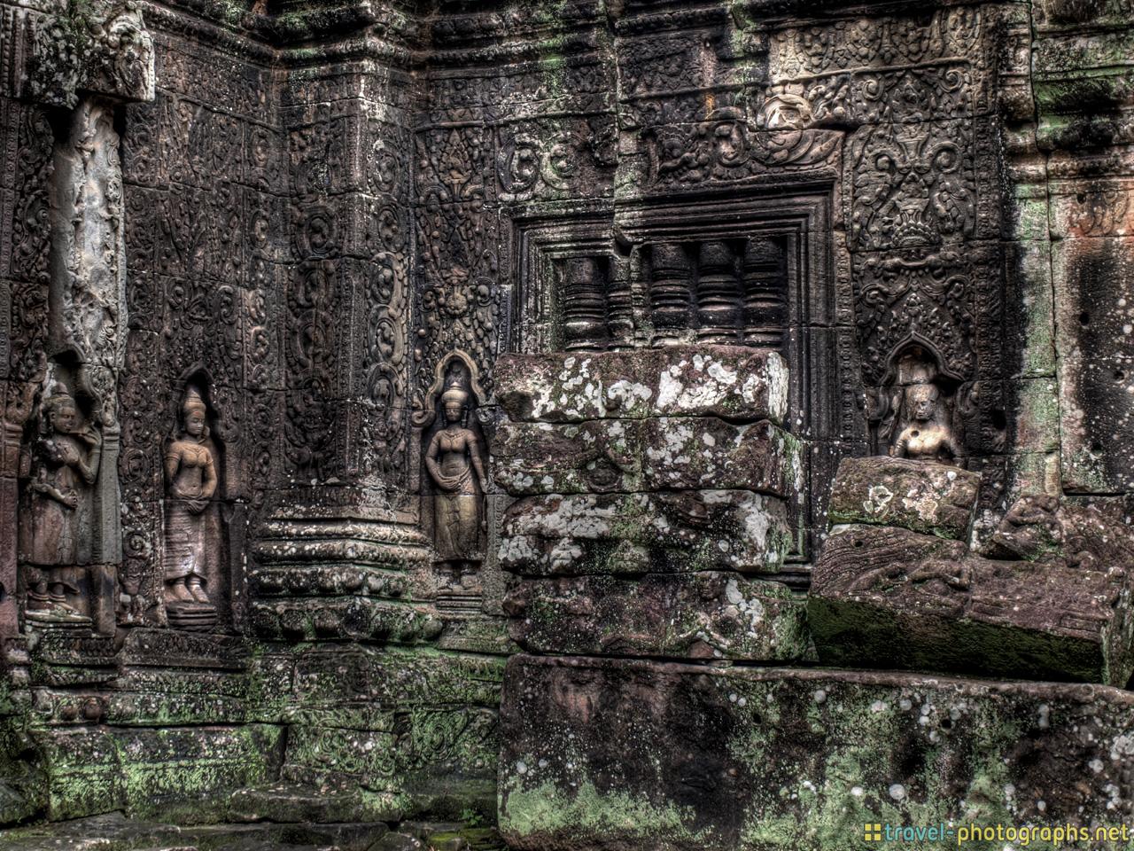 temples-in-siem-reap-stone-carvings.jpg