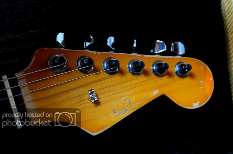 Headstock.jpg