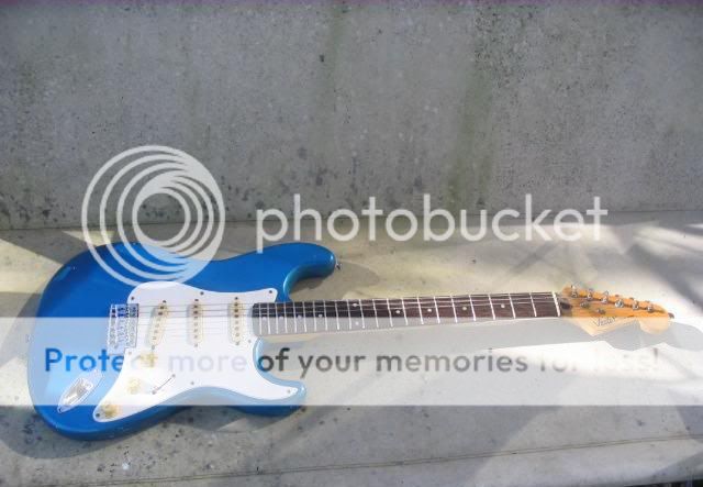 StageSeriesStratocasterBluelocation.jpg