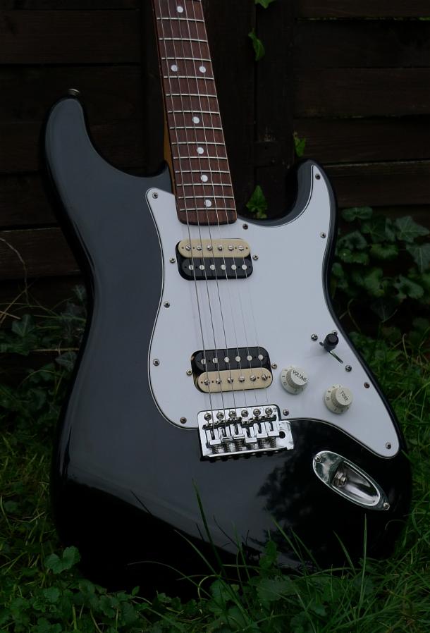 _wsb_610x899_squier_jp_body.jpg