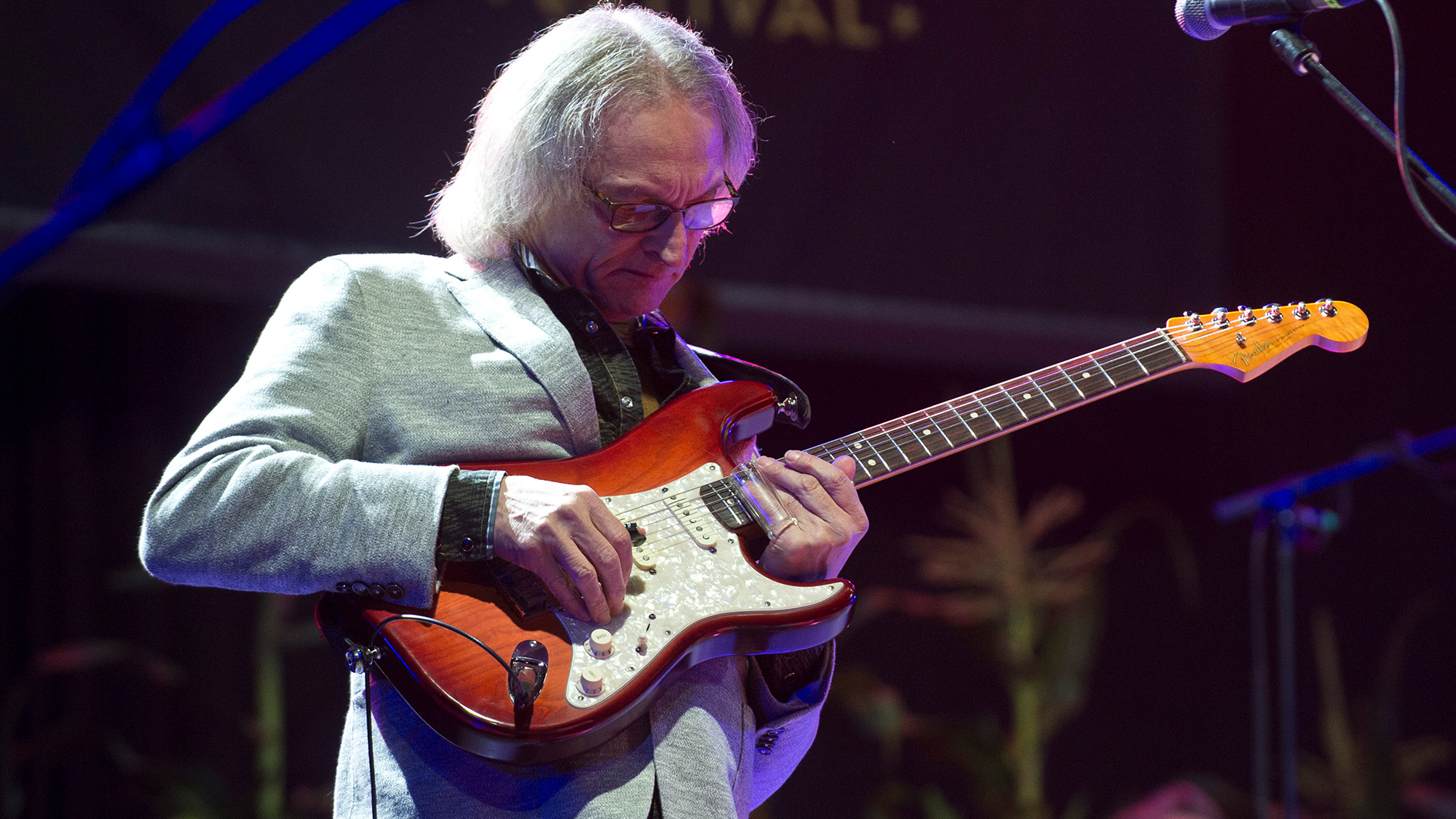 www.guitarworld.com