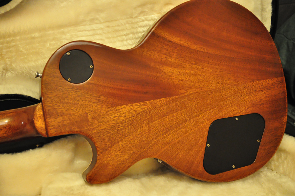 2011-Gibson-Les-Paul-Traditional-Pro-06.jpg
