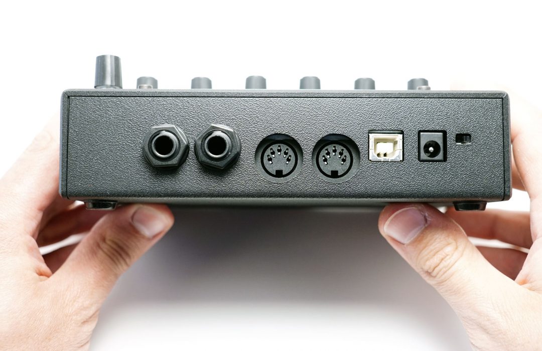 audiothingies_micromonsta_rear-1080x700.jpg