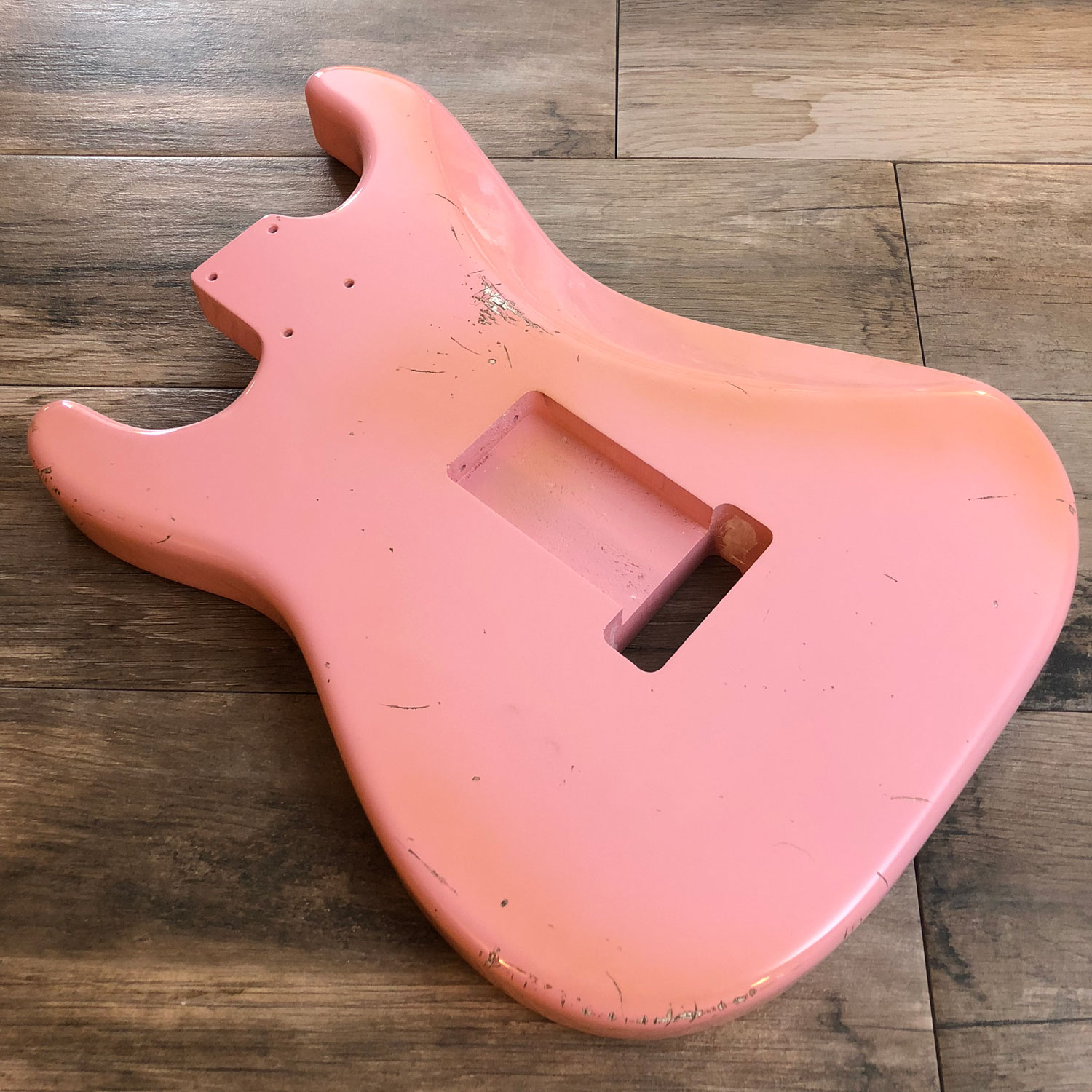 shell-pink-guitar-body_03590918_02.jpg